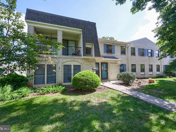 71 Valleybrook Dr, Lancaster, PA 17601