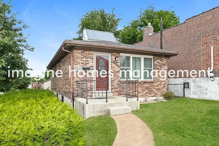 5535 Magnolia Ave — Photo 2