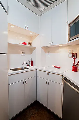 Sold by CitiSuites International Realty | media 6