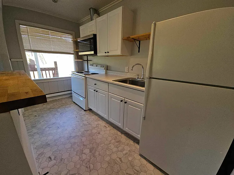 1417 Pine St — Photo 10