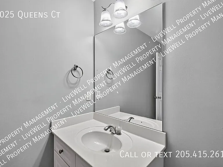 2025 Queens Ct — Photo 18