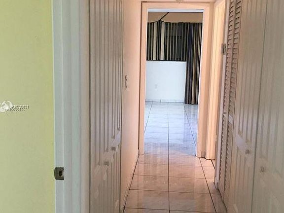 5th image of 1621 Collins Ave APT 502