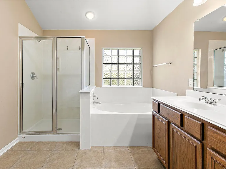 30411 Deleon Fields Dr — Photo 16