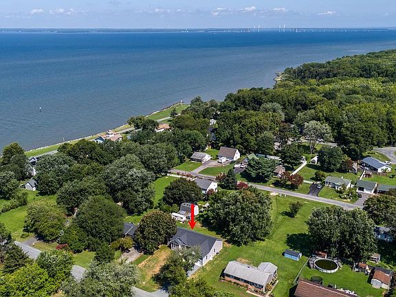 2nd image of 132 Chesapeake Estates Dr