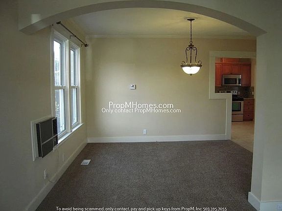 3rd image of 3736 SE Belmont St