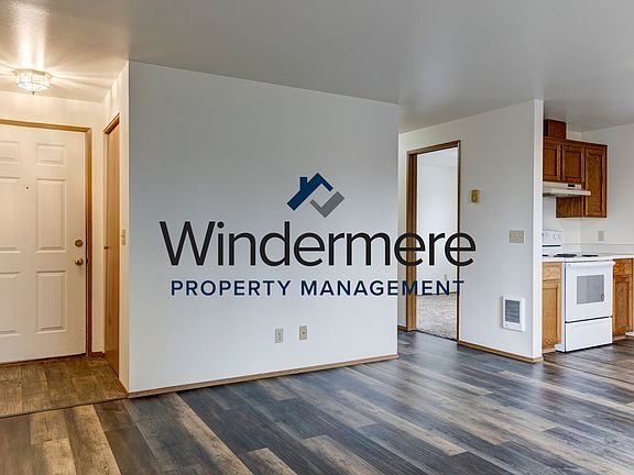 4th image of 76 N Oak Harbor St APT 201