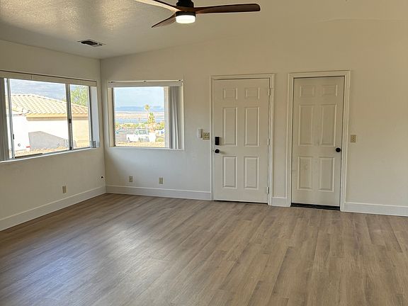 3rd image of 3062 Aladdin Dr