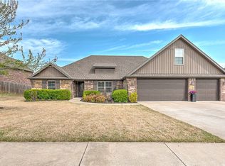 Abbey Ln, Centerton, AR 72719