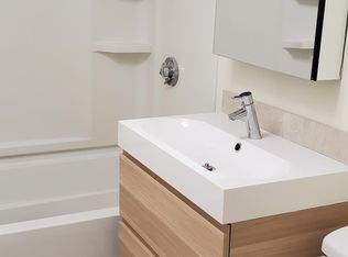 54 Crosby Rd APT 2, Chestnut Hill, MA 02467