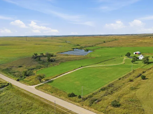27956 Keene Eskridge Rd, Maple Hill, KS 66507