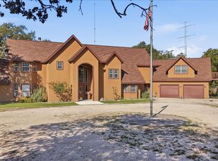 573 Flower Trail Loop, Floresville, TX 78114