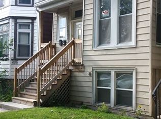 1752 W School St, Chicago, IL 60657
