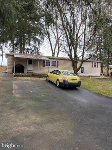 106 N Mount Hope School Rd, Willow Street, PA, 17584