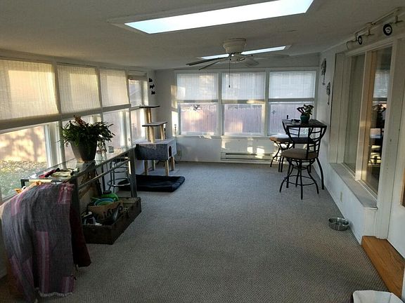 4th image of 6 Carriage Ln