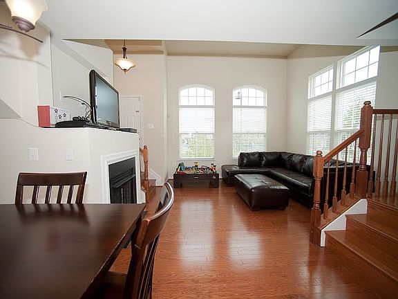 5th image of 15226 Rosemont Manor Dr #101