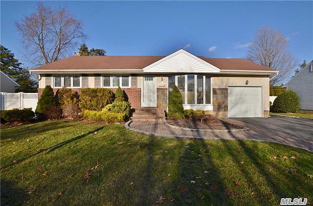 1st image of 35 Clearwater Dr