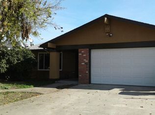 904 Pine Tree Ln, Modesto, CA 95351