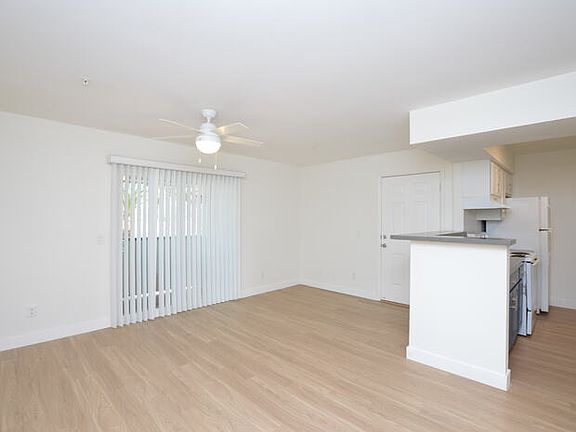 5th image of 4308 N Longview Ave APT 208