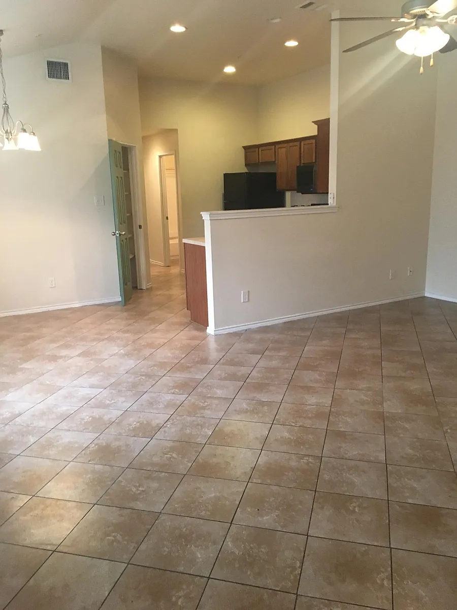 Building Photo - 209 E Langley Blvd #1