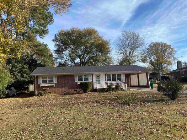215 Tremont Rd, Spartanburg, SC 29306