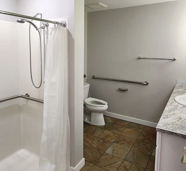 2220 W Woodin Ave #105 — Photo 8