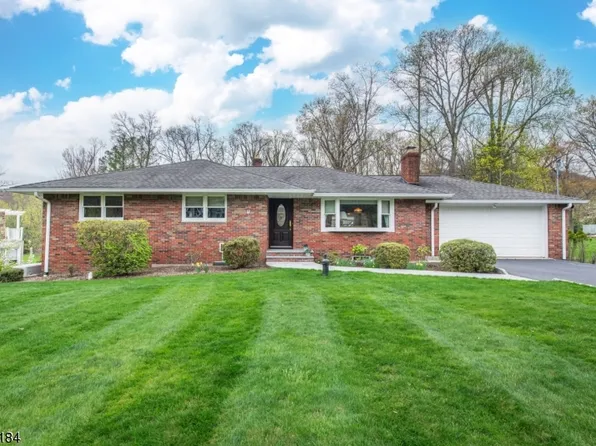 108 Tamboer Dr, North Haledon Boro, NJ 07508