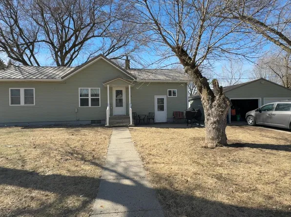 104 N 2nd St, Ida Grove, IA 51445