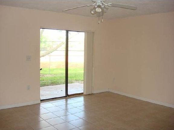 4th image of 400 Palm Cir W APT 108
