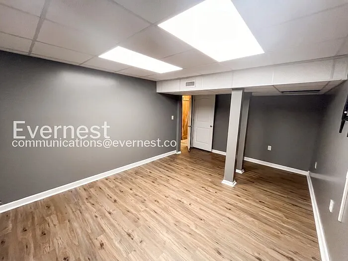 5526 Crestview Dr — Photo 17