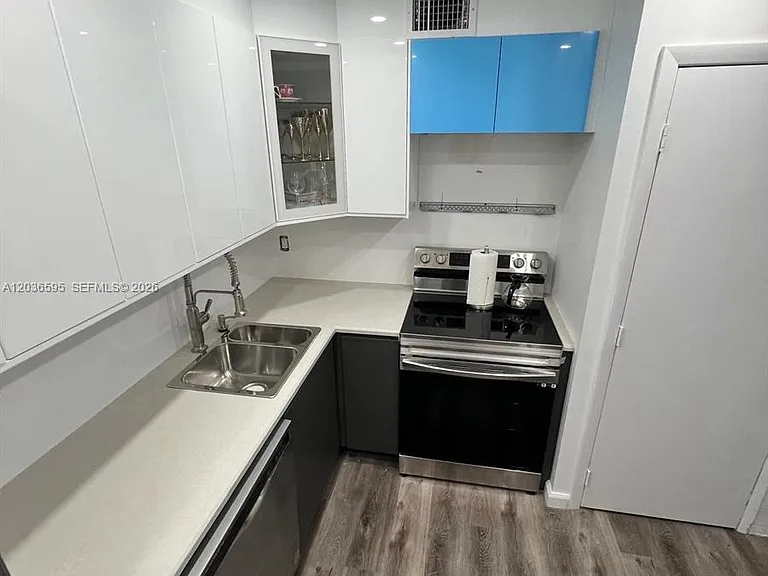 4164 Inverrary Dr #1004 — Photo 8