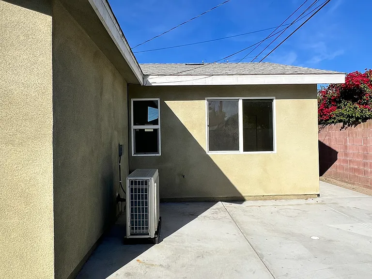 6827 San Luis St #1/2 — Photo 32