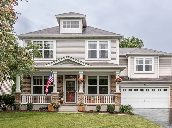 531 Valley View Dr, St Charles, IL 60175