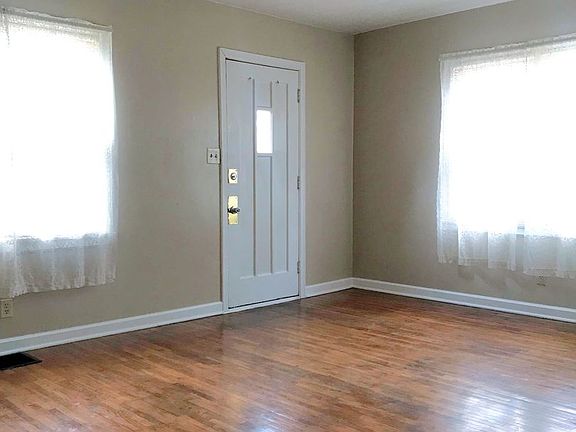 3rd image of 9 N Plum St #9