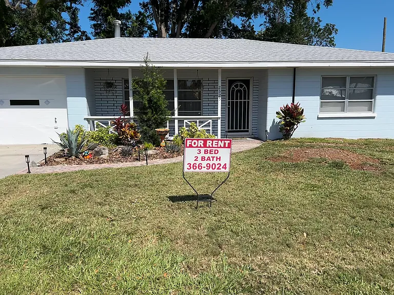 2325 Tangerine Dr — Photo 1