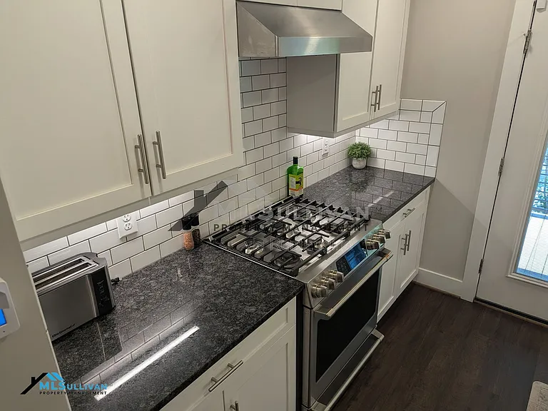 144 E Tryon St #3 — Photo 7
