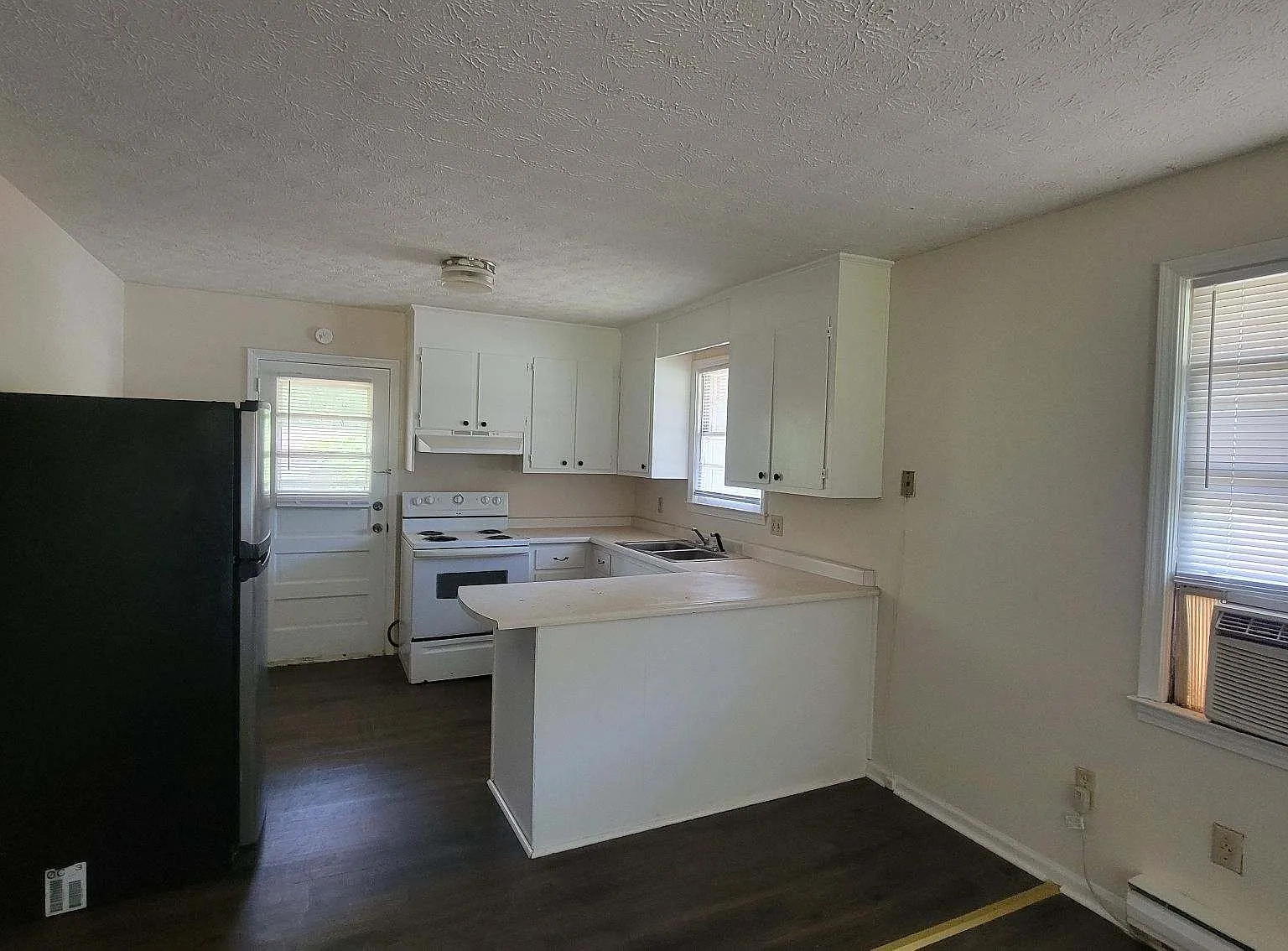 2 bed, $850 — Photo 2