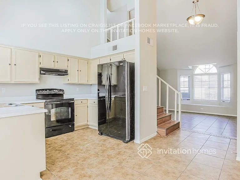 5829 S 42nd St — Photo 8