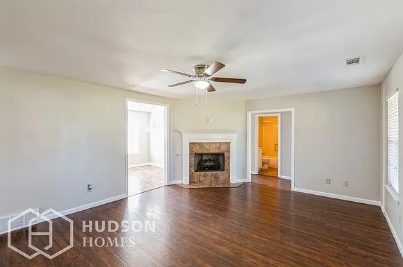 5 bed, 3.0 bath, 2231 sqft, $2,575 — Photo 3