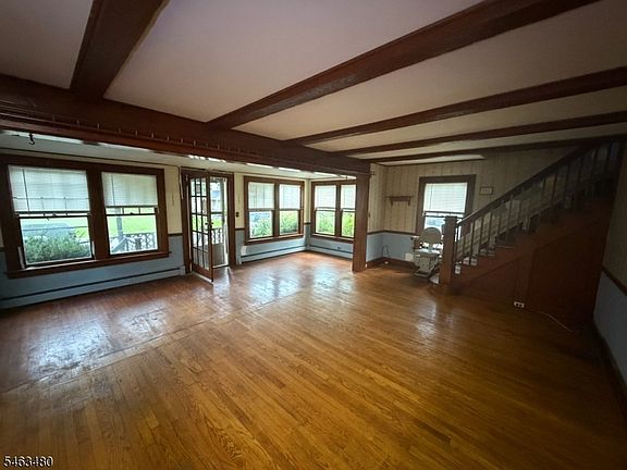 3rd image of 11 Kanouse Rd