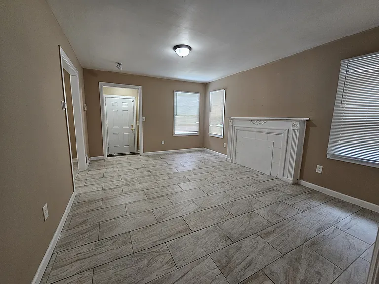 9273 Bedford St — Photo 2