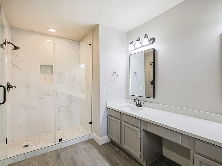 2315 Cunningham Dr — Photo 14