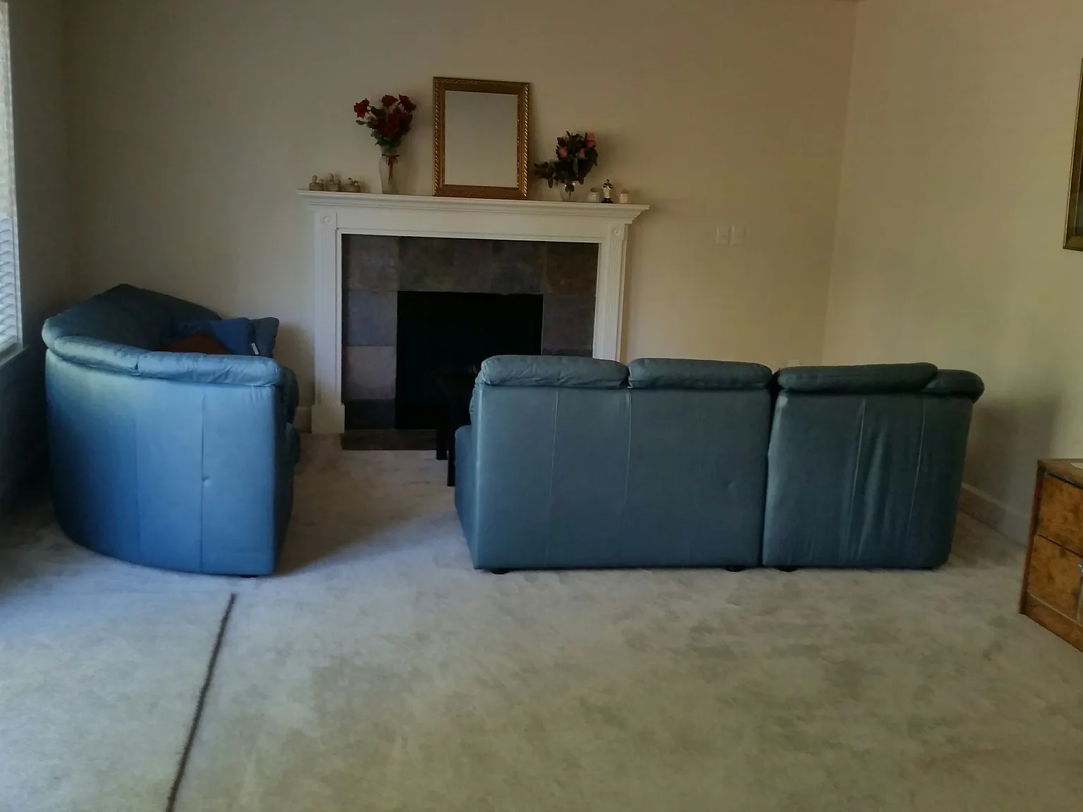 6 bed, 2.5 bath, 2220 sqft, $1,050 — Photo 2