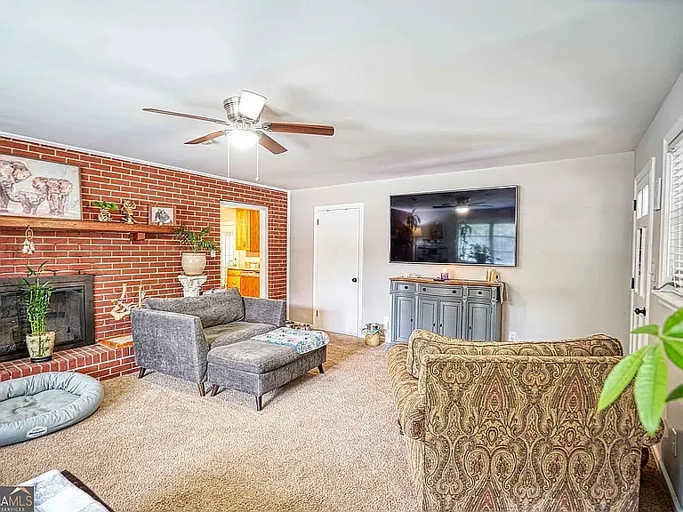680 Sherwood Dr — Photo 5