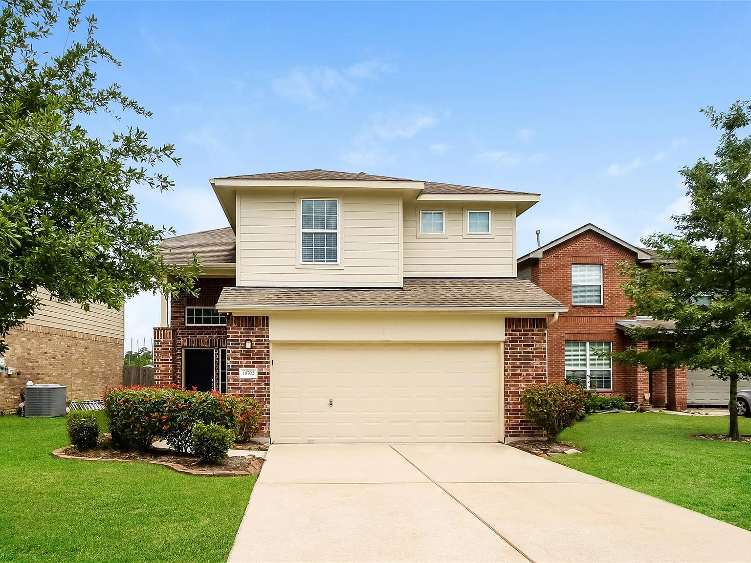 4 bed, 2.5 bath, 2032 sqft, $2,040 — Photo 1