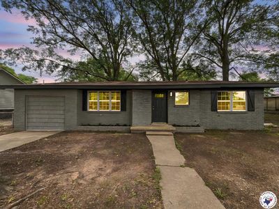 202 Main St, Hooks, TX, 75561