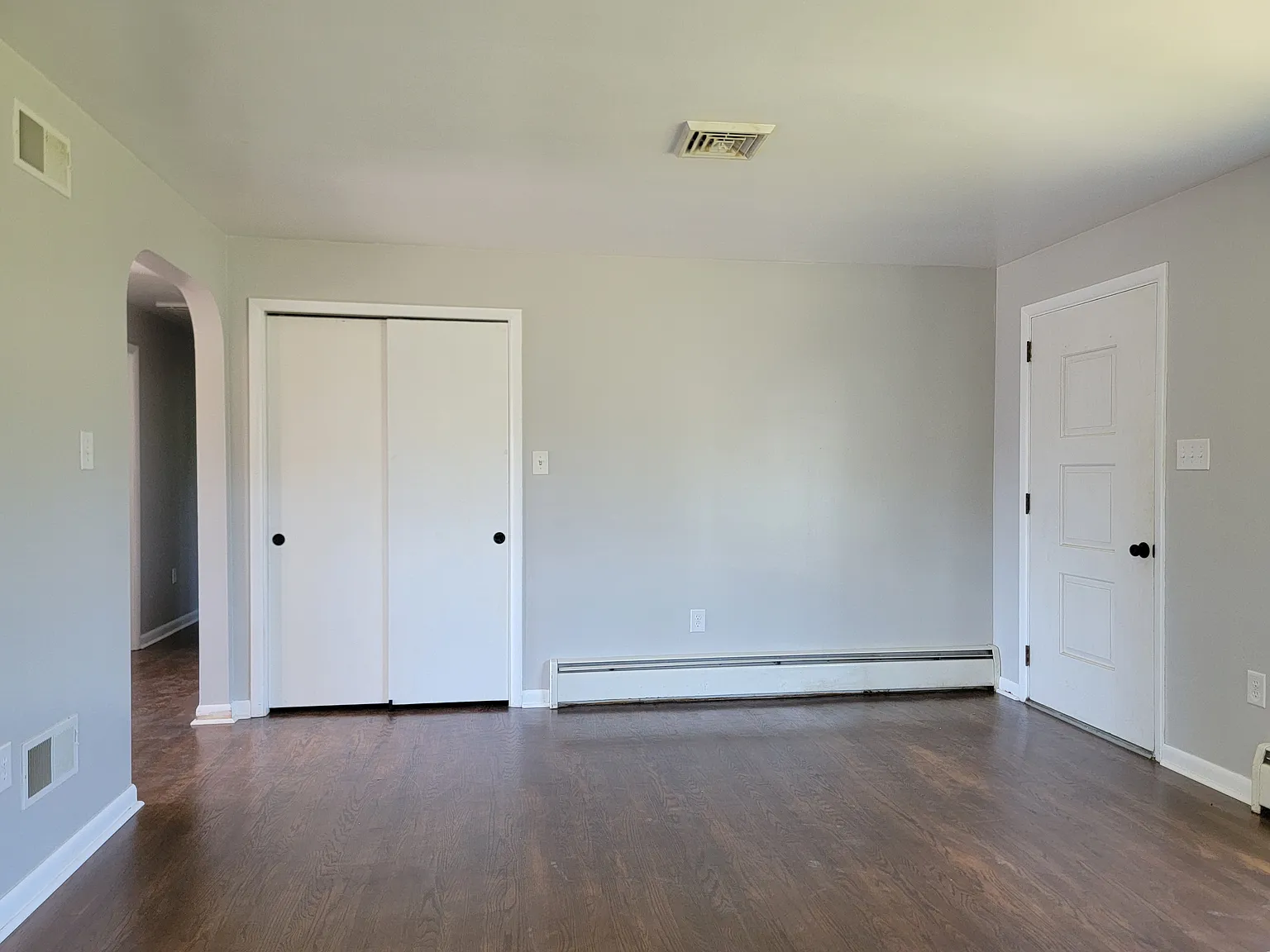 3 bed, 1232 sqft, $2,095 — Photo 4