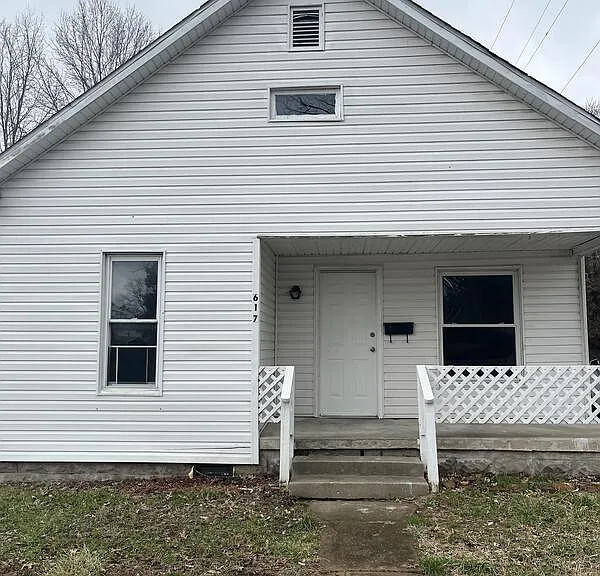 617 E Broadway Blvd — Photo 1