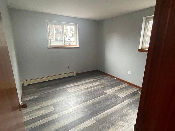 4th image of 109 Mead St APT 2