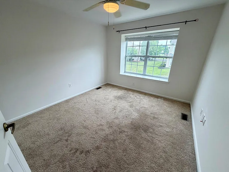 113 Broadleaf Pl — Photo 13
