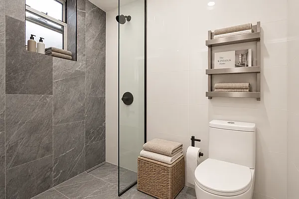 Bathroom, photo 1